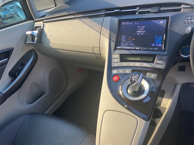 プリウス Sマイコーデ ETC ナビ TV アルミホイール オートライト HID CVT スマートキー 電動格納ミラー 盗難防止システム CD DVD再生 衝突安全ボディ ABS ESC エアコン パワーステアリング(10枚目)