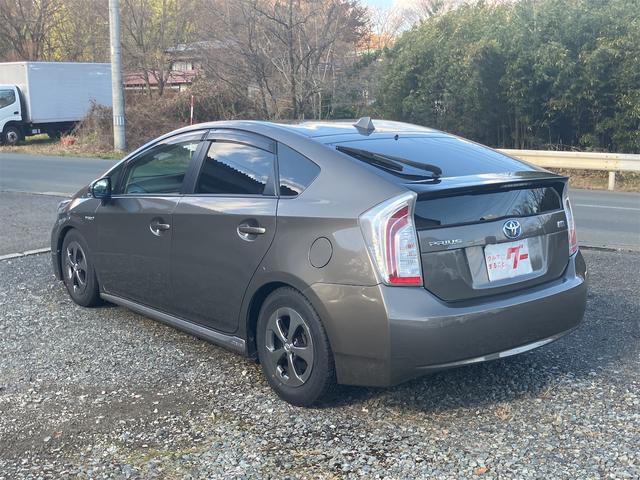 プリウス Sマイコーデ ETC ナビ TV アルミホイール オートライト HID CVT スマートキー 電動格納ミラー 盗難防止システム CD DVD再生 衝突安全ボディ ABS ESC エアコン パワーステアリング(17枚目)
