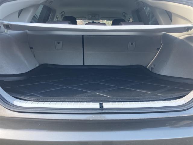 プリウス Sマイコーデ ETC ナビ TV アルミホイール オートライト HID CVT スマートキー 電動格納ミラー 盗難防止システム CD DVD再生 衝突安全ボディ ABS ESC エアコン パワーステアリング(19枚目)