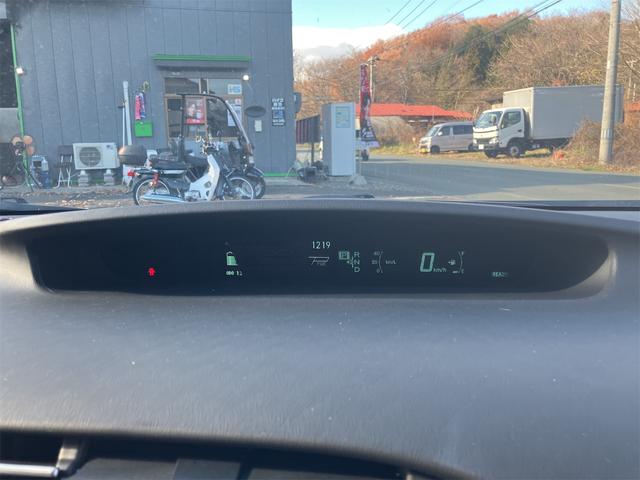プリウス Sマイコーデ ETC ナビ TV アルミホイール オートライト HID CVT スマートキー 電動格納ミラー 盗難防止システム CD DVD再生 衝突安全ボディ ABS ESC エアコン パワーステアリング(23枚目)