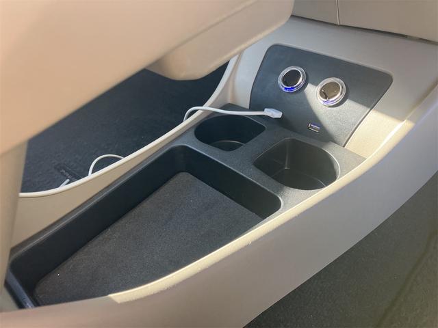 プリウス Sマイコーデ ETC ナビ TV アルミホイール オートライト HID CVT スマートキー 電動格納ミラー 盗難防止システム CD DVD再生 衝突安全ボディ ABS ESC エアコン パワーステアリング(24枚目)