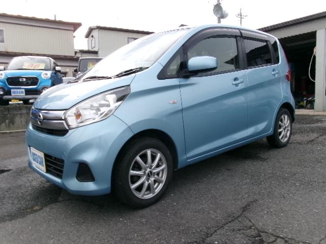 デイズ Ｓ　キーレス付き　４ＷＤ車　シートヒータ　アイドルストップ　インテリジェントエマージェンシーブレーキ（3枚目）