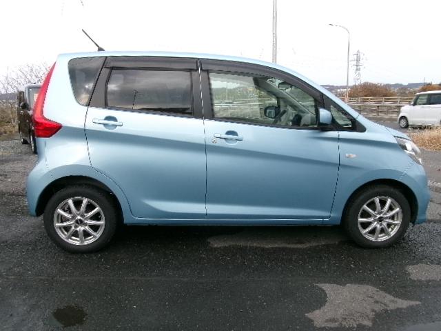 デイズ Ｓ　キーレス付き　４ＷＤ車　シートヒータ　アイドルストップ　インテリジェントエマージェンシーブレーキ（5枚目）