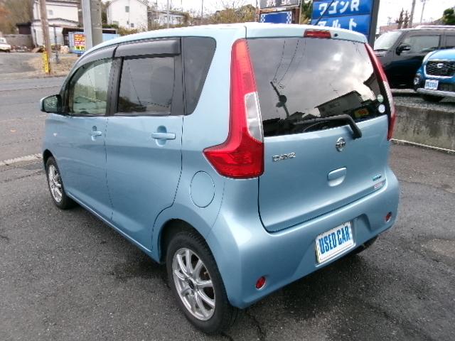 デイズ Ｓ　キーレス付き　４ＷＤ車　シートヒータ　アイドルストップ　インテリジェントエマージェンシーブレーキ（6枚目）