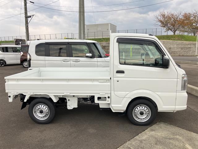 キャリイトラック ＫＣ　４ＷＤ　届け出済み未使用車　軽トラック　三方開　ＭＴ　クリアランスソナー　アイドリングストップ　オートライト　ＥＳＣ　エアコン　パワーウィンドウ　運転席エアバッグ　助手席エアバッグ　ルーフレール（4枚目）