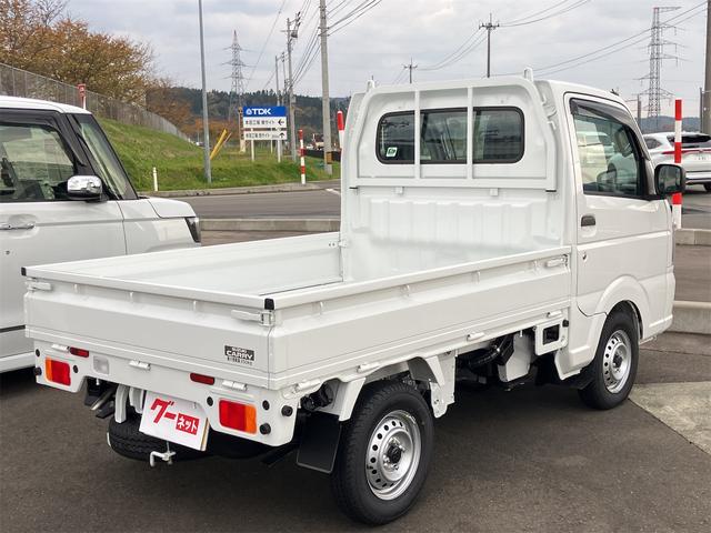 キャリイトラック ＫＣ　４ＷＤ　届け出済み未使用車　軽トラック　三方開　ＭＴ　クリアランスソナー　アイドリングストップ　オートライト　ＥＳＣ　エアコン　パワーウィンドウ　運転席エアバッグ　助手席エアバッグ　ルーフレール（5枚目）