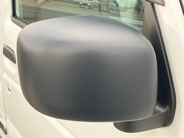 キャリイトラック ＫＣ　４ＷＤ　届け出済み未使用車　軽トラック　三方開　ＭＴ　クリアランスソナー　アイドリングストップ　オートライト　ＥＳＣ　エアコン　パワーウィンドウ　運転席エアバッグ　助手席エアバッグ　ルーフレール（14枚目）