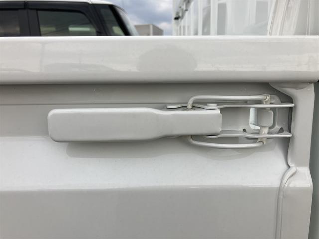 キャリイトラック ＫＣ　４ＷＤ　届け出済み未使用車　軽トラック　三方開　ＭＴ　クリアランスソナー　アイドリングストップ　オートライト　ＥＳＣ　エアコン　パワーウィンドウ　運転席エアバッグ　助手席エアバッグ　ルーフレール（18枚目）