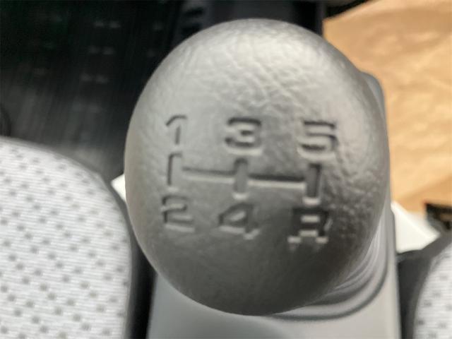 キャリイトラック ＫＣ　４ＷＤ　届け出済み未使用車　軽トラック　三方開　ＭＴ　クリアランスソナー　アイドリングストップ　オートライト　ＥＳＣ　エアコン　パワーウィンドウ　運転席エアバッグ　助手席エアバッグ　ルーフレール（43枚目）