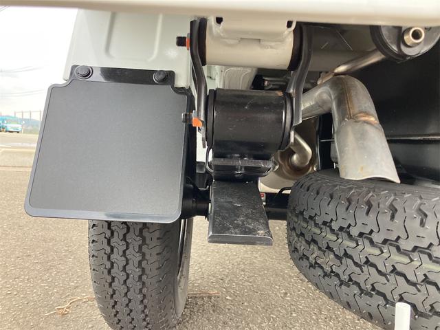 キャリイトラック ＫＣ　４ＷＤ　届け出済み未使用車　軽トラック　三方開　ＭＴ　クリアランスソナー　アイドリングストップ　オートライト　ＥＳＣ　エアコン　パワーウィンドウ　運転席エアバッグ　助手席エアバッグ　ルーフレール（60枚目）