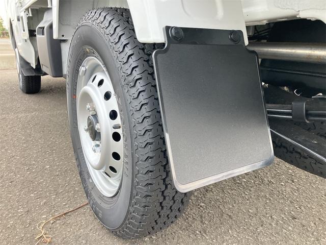 キャリイトラック ＫＣ　４ＷＤ　届け出済み未使用車　軽トラック　三方開　ＭＴ　クリアランスソナー　アイドリングストップ　オートライト　ＥＳＣ　エアコン　パワーウィンドウ　運転席エアバッグ　助手席エアバッグ　ルーフレール（63枚目）