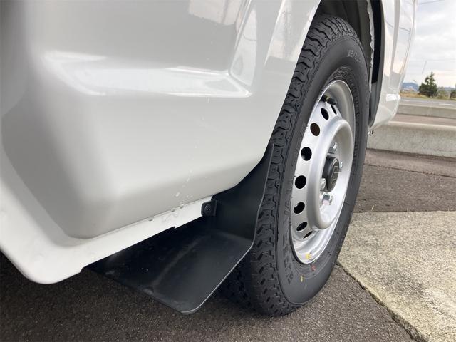 キャリイトラック ＫＣ　４ＷＤ　届け出済み未使用車　軽トラック　三方開　ＭＴ　クリアランスソナー　アイドリングストップ　オートライト　ＥＳＣ　エアコン　パワーウィンドウ　運転席エアバッグ　助手席エアバッグ　ルーフレール（65枚目）