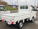 キャリイトラック ＫＣ　４ＷＤ　届け出済み未使用車　軽トラック　三方開　ＭＴ　クリアランスソナー　アイドリングストップ　オートライト　ＥＳＣ　エアコン　パワーウィンドウ　運転席エアバッグ　助手席エアバッグ　ルーフレール（5枚目）
