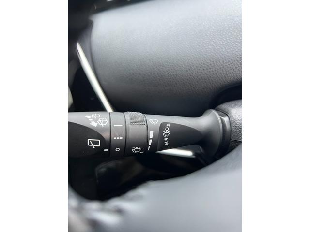 プリウス Ｓ　４ＷＤ／寒冷地仕様／社外ナビ／バックモニター／ＥＴＣ／追従型クルコン付き／ＬＥＤヘッドライト（14枚目）