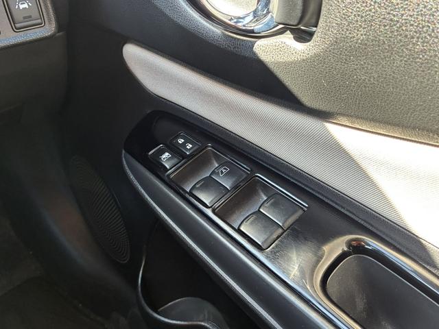 ノート e-パワー X 純正ナビ/TV/アラウンドビューカメラ/衝突軽減ブレーキ/プッシュスタート/LEDヘッドライト(15枚目)