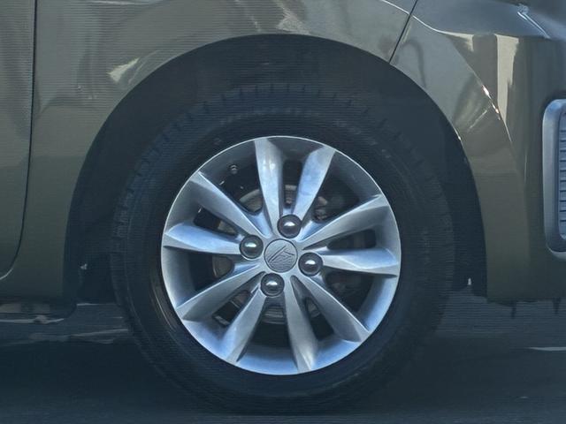 専用のホイールなのでお車のイメージにぴったり！社外のアルミホイールやスタッドレスタイヤも絶賛販売中！！ドレスアップなどのカスタマイズもお任せください！