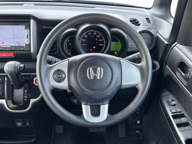 N-BOX 4WD/両側電動スライドドア/アイドリングストップ/シートヒーター/横滑り防止装置/純正ナビ/バックモニター/ETC(12枚目)