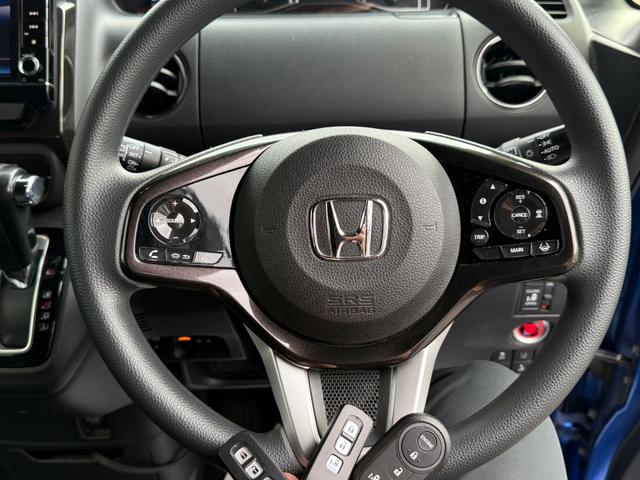 Ｎ－ＢＯＸカスタム Ｇ・Ｌホンダセンシング　４ＷＤ　純正８インチナビ　バックカメラ　フルセグＴＶ　Ｂｌｕｅｔｏｏｔｈ　純正エンジンスターター　ＥＴＣ　両側スライド片側パワースライドドア　禁煙　ドライブレコーダー（3枚目）