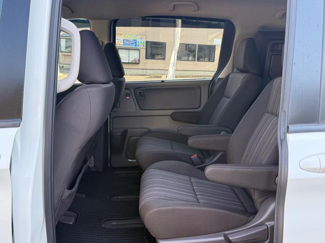 フリードハイブリッド ハイブリッド・Ｇホンダセンシング　４ＷＤ　純正ナビ　フルセグＴＶ　Ｂｌｕｅｔｏｏｔｈ　バックカメラ　純正エンジンスターター　ＥＴＣ　両側パワースライドドア（27枚目）