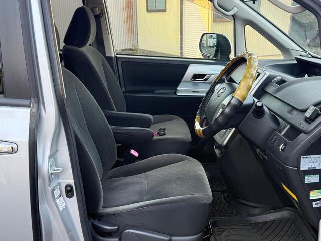 ノア X スマートエディション 4WD ナビ フルセグTV バックカメラ アルパインフリップダウンモニター ETC 両側電動スライドドア 3列シー 7人乗り(12枚目)