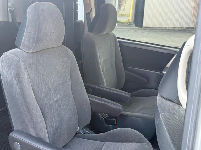 ノア X スマートエディション 4WD ナビ フルセグTV バックカメラ アルパインフリップダウンモニター ETC 両側電動スライドドア 3列シー 7人乗り(17枚目)