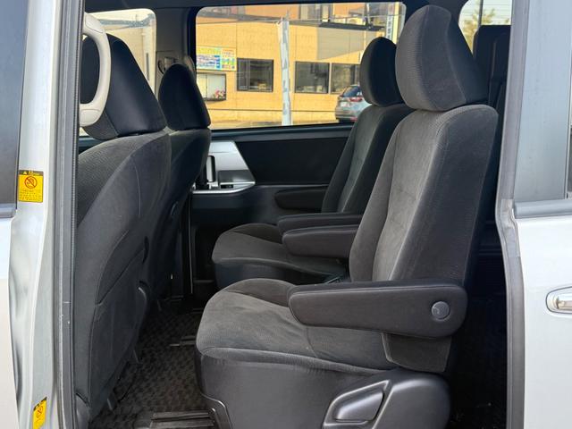 ノア X スマートエディション 4WD ナビ フルセグTV バックカメラ アルパインフリップダウンモニター ETC 両側電動スライドドア 3列シー 7人乗り(18枚目)