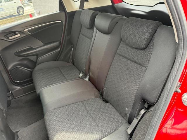 フィット １３Ｇ・Ｌパッケージ　４ＷＤ　保証１年走行無制限　ナビ　フルセグＴＶ　Ｂｌｕｅｔｏｏｔｈ　バックカメラ　ＤＶＤ　ＣＤ　Ｐスタート　禁煙　寒冷地仕様（34枚目）