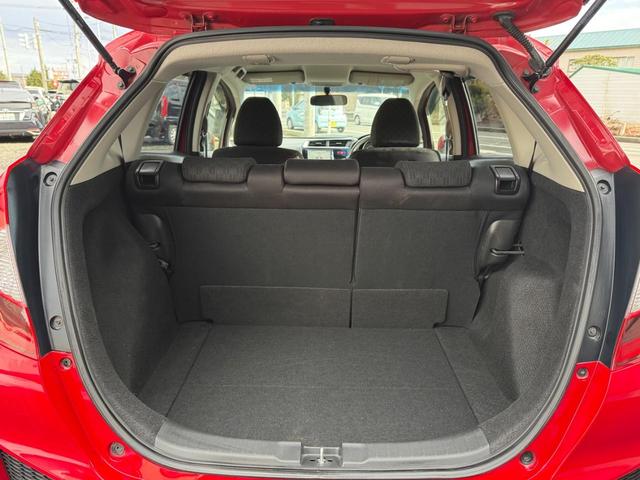 フィット １３Ｇ・Ｌパッケージ　４ＷＤ　保証１年走行無制限　ナビ　フルセグＴＶ　Ｂｌｕｅｔｏｏｔｈ　バックカメラ　ＤＶＤ　ＣＤ　Ｐスタート　禁煙　寒冷地仕様（35枚目）