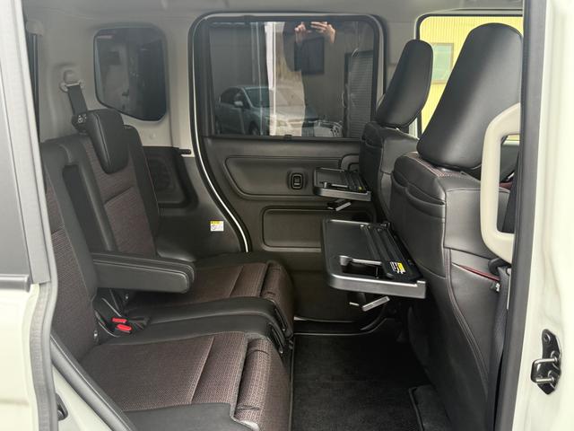 スペーシアカスタム ハイブリッドＸＳ　４ＷＤ　Ｒ１２年２月ｏｒ１０万ｋｍまで保証　純正９インチナビ　フルセグＴＶ　Ｂｌｕｅｔｏｏｔｈ　アラウンドビューモニター　両側パワースライドドア　ガラスフィルム　オットマン（40枚目）