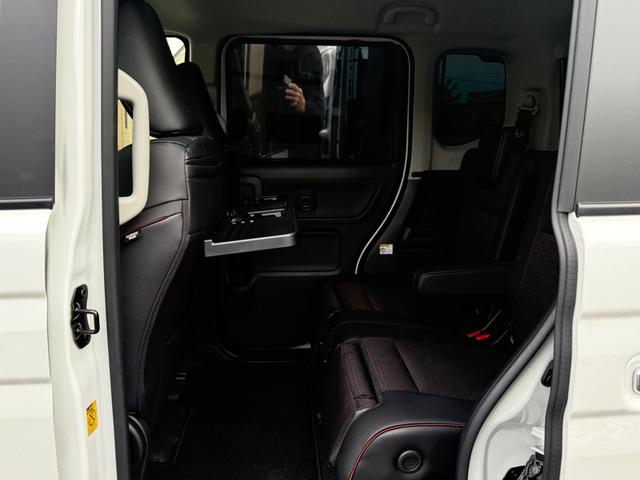 スペーシアカスタム ハイブリッドＸＳ　４ＷＤ　Ｒ１２年２月ｏｒ１０万ｋｍまで保証　純正９インチナビ　フルセグＴＶ　Ｂｌｕｅｔｏｏｔｈ　アラウンドビューモニター　両側パワースライドドア　ガラスフィルム　オットマン（46枚目）