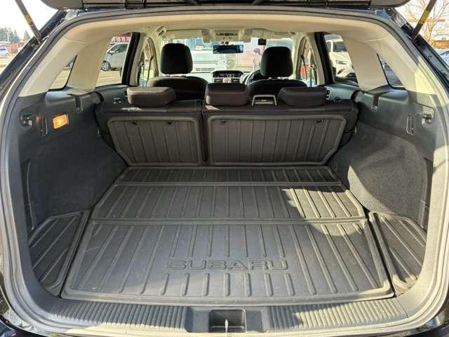 レヴォーグ １．６　ＧＴ　アイサイト　Ｓスタイル　４ＷＤ　衝突被害軽減ブレーキレーンキープアシスト　ナビ＆ＴＶ　フルタイム４ＷＤ　盗難防止装置　地デジＴＶ　ターボモデル　ＬＥＤライト　キーフリー　アルミホイール　パワーシート　ＥＴＣ　メモリーナビ　ＡＢＳ（17枚目）