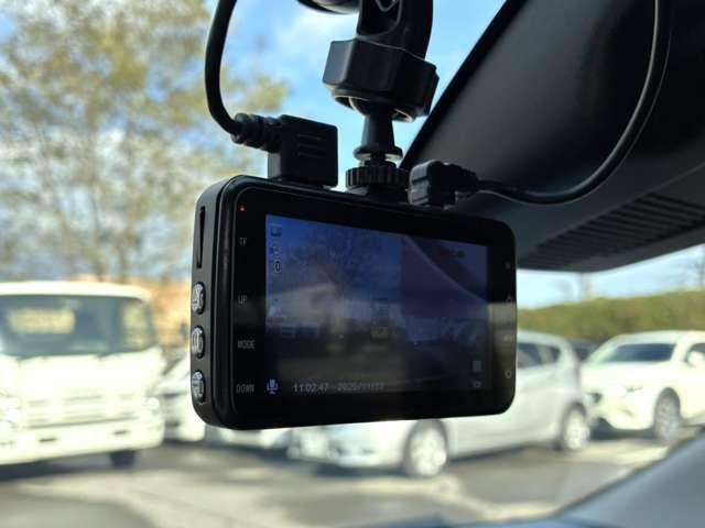 ミライース ６６０　Ｘ　ＳＡＩＩＩ　４ＷＤ　衝突被害軽減ブレーキ　ドライブレコーダー　リアカメラ　衝突軽減装置　横滑り防止装置　オートマチックハイビーム　Ｗエアバック　クリアランスソナー　運転席エアバッグ　アイスト　リモコンキー　ＡＢＳ　４ＷＤ（4枚目）