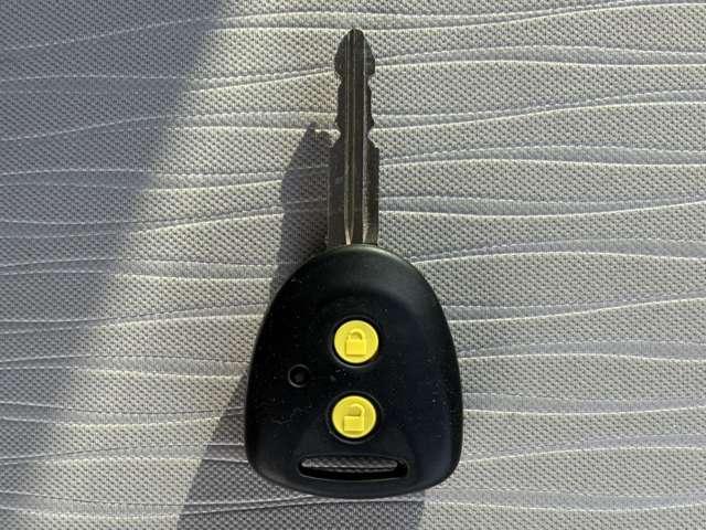 ミライース ６６０　Ｘ　ＳＡＩＩＩ　４ＷＤ　衝突被害軽減ブレーキ　ドライブレコーダー　リアカメラ　衝突軽減装置　横滑り防止装置　オートマチックハイビーム　Ｗエアバック　クリアランスソナー　運転席エアバッグ　アイスト　リモコンキー　ＡＢＳ　４ＷＤ（12枚目）