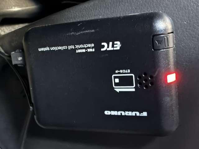 フレア ６６０　ハイブリッド　ＸＧ　４ＷＤ　Ｂカメラ　禁煙　キーレスキー　イモビライザー　カーナビ　ＤＳＣ　Ｗエアバック　アイドリング　ＥＴＣ　エアコン　運転席シートヒーター　ＡＢＳ　ベンチシート　パワーステアリング　メモリナビ　エアバック（3枚目）