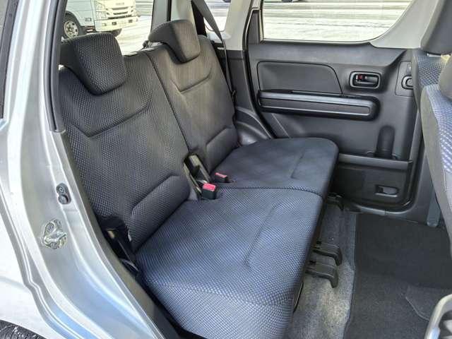 フレア ６６０　ハイブリッド　ＸＧ　４ＷＤ　Ｂカメラ　禁煙　キーレスキー　イモビライザー　カーナビ　ＤＳＣ　Ｗエアバック　アイドリング　ＥＴＣ　エアコン　運転席シートヒーター　ＡＢＳ　ベンチシート　パワーステアリング　メモリナビ　エアバック（9枚目）