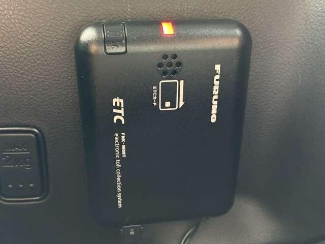 フレア ６６０　ハイブリッド　ＸＧ　４ＷＤ　Ｂカメラ　禁煙　キーレスキー　イモビライザー　カーナビ　ＤＳＣ　Ｗエアバック　アイドリング　ＥＴＣ　エアコン　運転席シートヒーター　ＡＢＳ　ベンチシート　パワーステアリング　メモリナビ　エアバック（3枚目）