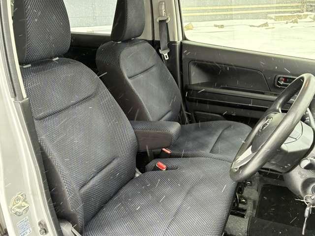 フレア ６６０　ハイブリッド　ＸＧ　４ＷＤ　Ｂカメラ　禁煙　キーレスキー　イモビライザー　カーナビ　ＤＳＣ　Ｗエアバック　アイドリング　ＥＴＣ　エアコン　運転席シートヒーター　ＡＢＳ　ベンチシート　パワーステアリング　メモリナビ　エアバック（7枚目）