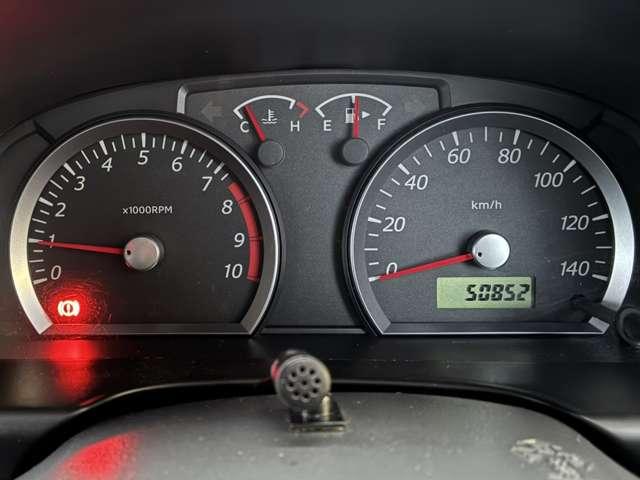 ジムニー ６６０　ＸＧ　４ＷＤ　５速マニュアル車　ＥＴＣ　ＷエアＢ　キーレス付き　ターボモデル　運転席エアバック　ＥＴＣ付　パワーウインドー　ＡＢＳ付き　エアコンパワステ　パワーステアリング　４ｗｄ（7枚目）