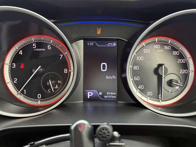 スイフト １．２　ＸＧ　４ＷＤ　ＶＳＣ　アダプティブクルーズコントロール　盗難防止システム　ＥＴＣ　バックカメラ　オートハイビーム　シートヒーター　禁煙車　スマートキー　ナビ　４ＷＤ　キーフリーシステム　ミュージックプレイヤー接続可（6枚目）