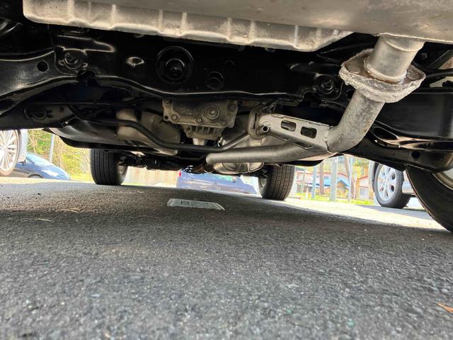 ムラーノ ２５０ＸＶ　ＦＯＵＲ　４ＷＤ　ＥＴＣ　バックカメラ　オートクルーズコントロール　パワーシート　ナビ　オートライト　ＨＩＤ　アルミホイール　スマートキー　シートヒーター　ＣＶＴ　盗難防止システム　衝突安全ボディ　ＣＤ（17枚目）