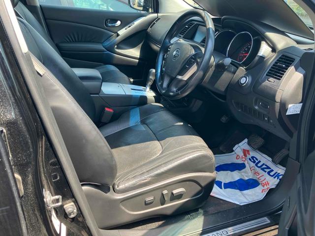 ムラーノ ２５０ＸＶ　ＦＯＵＲ　４ＷＤ　ＥＴＣ　バックカメラ　オートクルーズコントロール　パワーシート　ナビ　オートライト　ＨＩＤ　アルミホイール　スマートキー　シートヒーター　ＣＶＴ　盗難防止システム　衝突安全ボディ　ＣＤ（34枚目）