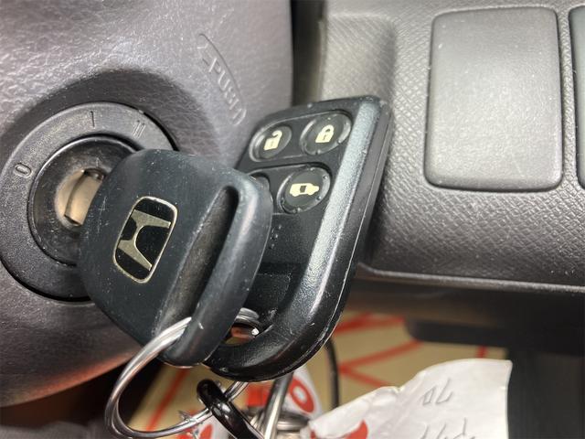 ステップワゴン Ｇ　Ｌパッケージ　４ＷＤ　ドライブレコーダー　ＥＴＣ　バックカメラ　ナビ　両側電動スライドドア　キーレスエントリー　電動格納ミラー　３列シート　ウォークスルー　ＡＴ　アルミホイール　ＣＤ　ＤＶＤ再生（9枚目）