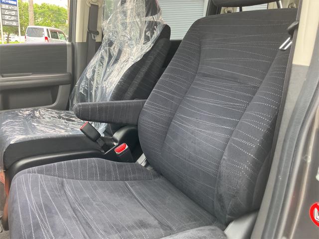 ステップワゴン Ｇ　Ｌパッケージ　４ＷＤ　ドライブレコーダー　ＥＴＣ　バックカメラ　ナビ　両側電動スライドドア　キーレスエントリー　電動格納ミラー　３列シート　ウォークスルー　ＡＴ　アルミホイール　ＣＤ　ＤＶＤ再生（30枚目）