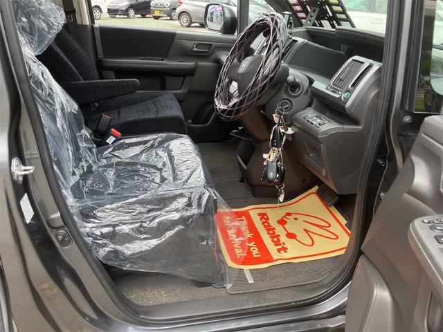 ステップワゴン Ｇ　Ｌパッケージ　４ＷＤ　ドライブレコーダー　ＥＴＣ　バックカメラ　ナビ　両側電動スライドドア　キーレスエントリー　電動格納ミラー　３列シート　ウォークスルー　ＡＴ　アルミホイール　ＣＤ　ＤＶＤ再生（35枚目）
