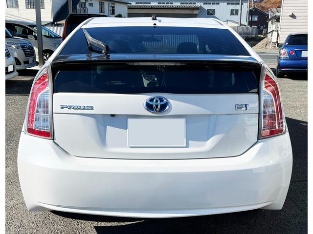 プリウス Ｓ　寒冷地仕様車　ツーリング１７インチ　キーロック連動ミラー格納　社外地デジナビ　エンジンスターター　ＬＥＤライト　ベロフ　ＬＥＤフォグ　ベロフ２カラー切替球　ＶＲＸ２スタッドレス付き！（3枚目）