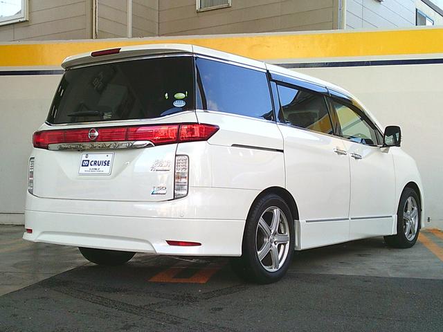 エルグランド ３５０ハイウェイスタープレミアム　４ＷＤ　ドライブレコーダー　全周囲カメラ　ナビ　ＴＶ　クリアランスソナー　両側電動スライドドア　ＨＩＤ　電動リアゲート　スマートキー　電動格納ミラー　シートヒーター　後席モニター　３列シート（7枚目）