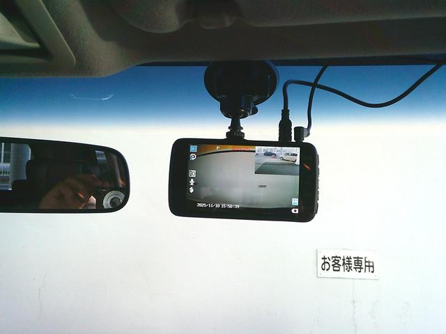 エルグランド ３５０ハイウェイスタープレミアム　４ＷＤ　ドライブレコーダー　全周囲カメラ　ナビ　ＴＶ　クリアランスソナー　両側電動スライドドア　ＨＩＤ　電動リアゲート　スマートキー　電動格納ミラー　シートヒーター　後席モニター　３列シート（18枚目）
