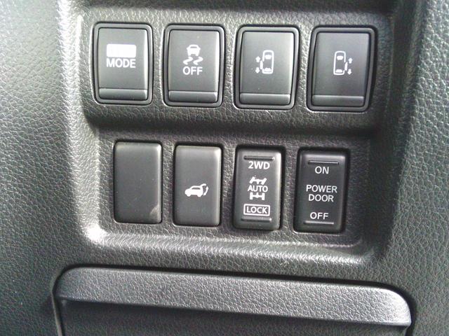 エルグランド ３５０ハイウェイスタープレミアム　４ＷＤ　ドライブレコーダー　全周囲カメラ　ナビ　ＴＶ　クリアランスソナー　両側電動スライドドア　ＨＩＤ　電動リアゲート　スマートキー　電動格納ミラー　シートヒーター　後席モニター　３列シート（26枚目）