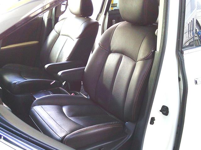 エルグランド ３５０ハイウェイスタープレミアム　４ＷＤ　ドライブレコーダー　全周囲カメラ　ナビ　ＴＶ　クリアランスソナー　両側電動スライドドア　ＨＩＤ　電動リアゲート　スマートキー　電動格納ミラー　シートヒーター　後席モニター　３列シート（36枚目）