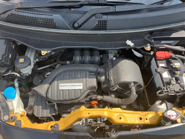 Ｎ－ＯＮＥ プレミアム・Ｌパッケージ　４ＷＤ　ＥＴＣ　バックカメラ　ＴＶ　オートライト　ＨＩＤ　スマートキー　アイドリングストップ　ベンチシート　ＣＶＴ　盗難防止システム　ＡＢＳ　ＥＳＣ　ＣＤ　ＤＶＤ再生　ミュージックプレイヤー接続可（18枚目）